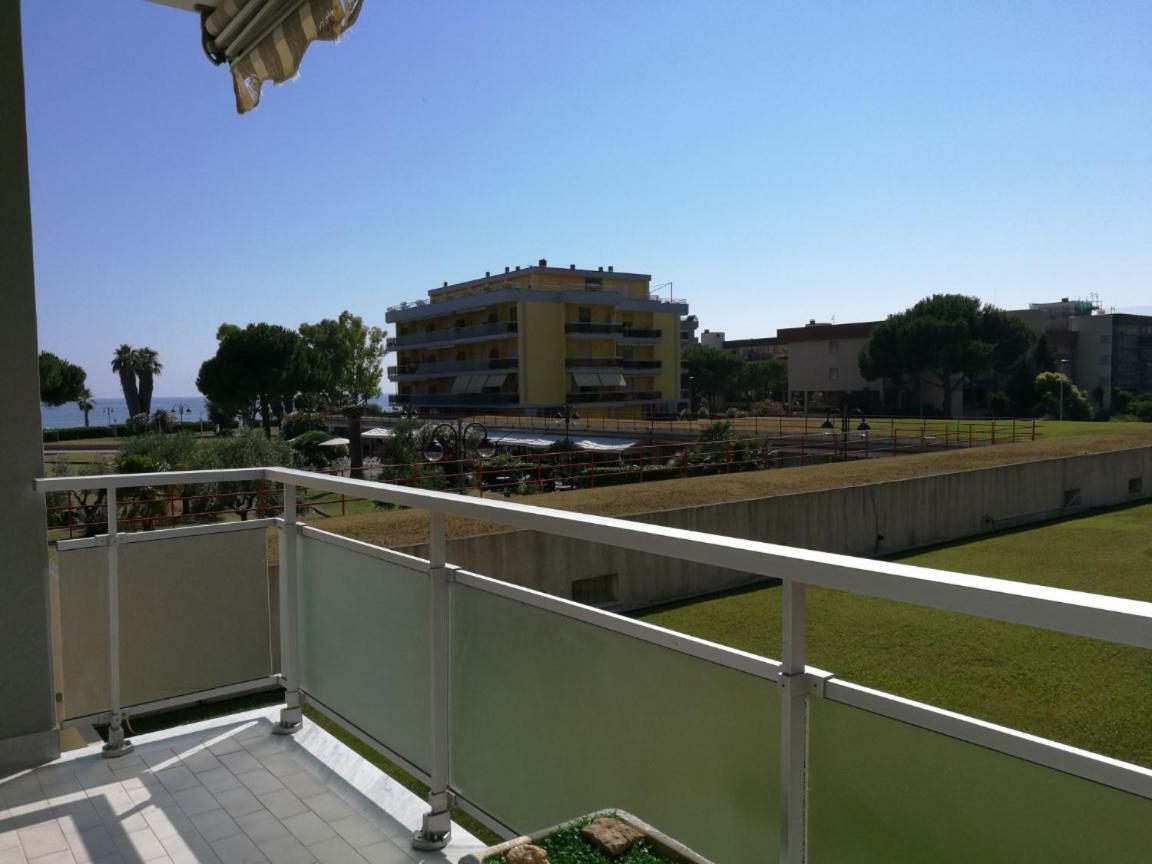 Ferienwohnung Mare 3 Ventimiglia Exterior foto